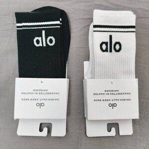 🔥HOT🔥 NWT ALO Yoga Socks 2 Pairs